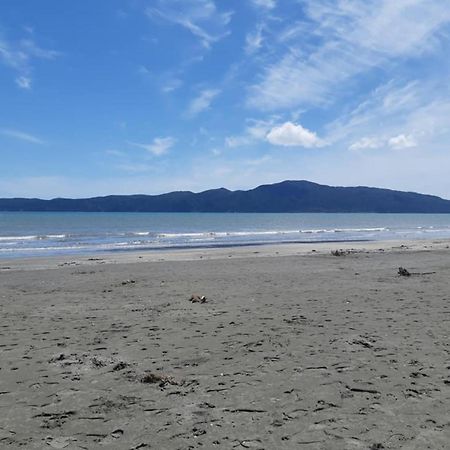 Raumati Guest House Paraparaumu Exterior photo