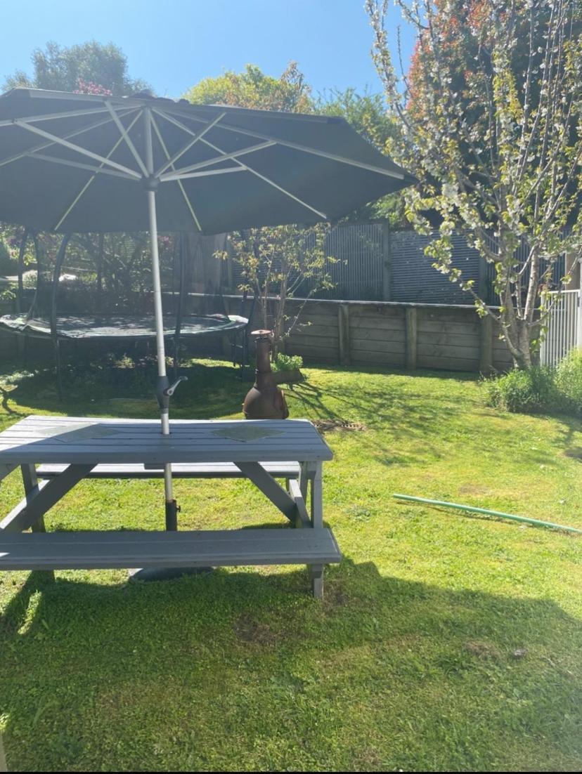 Raumati Guest House Paraparaumu Exterior photo
